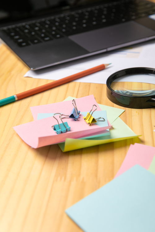 辦公室文具與商務攝影 專業視角下的辦公用品展示